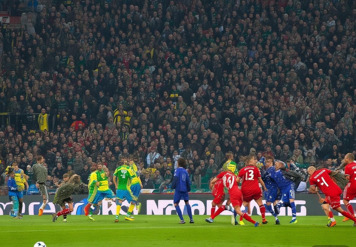 拜仁慕尼黑4-1逆转切尔西：欧冠淘汰赛精彩对决回顾